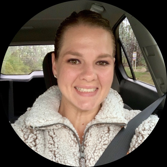 Meet your Posher, Jennifer - Picture 1 of 1